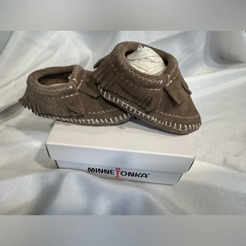 Minnetonka Tan Fringe Kids Moccasins